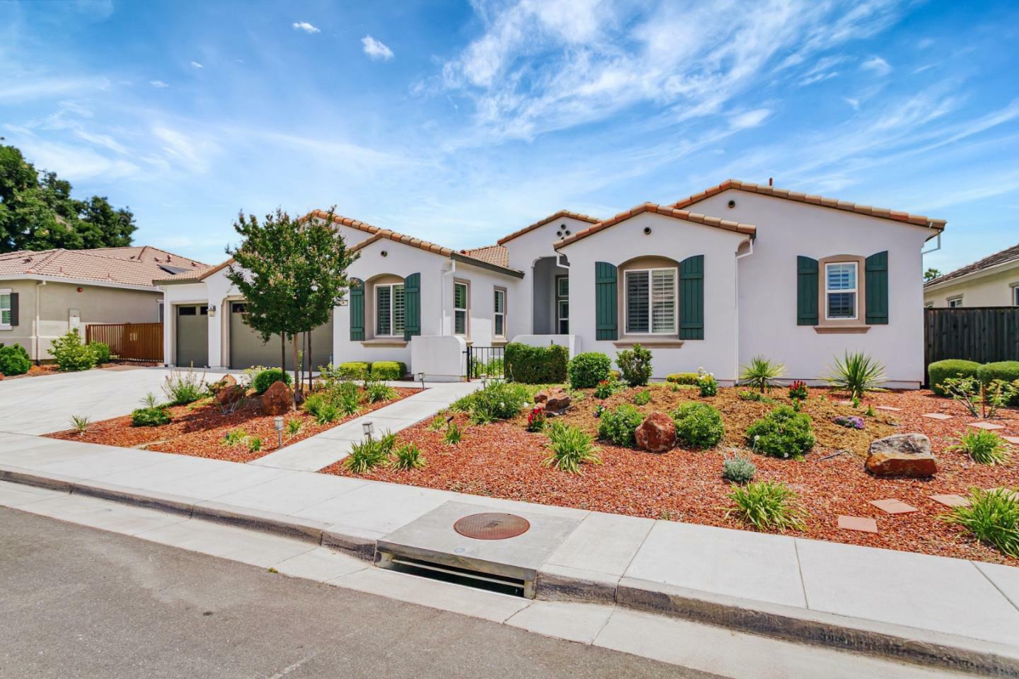 Property Photo: 7942 Cinnamon Way CA 95020
