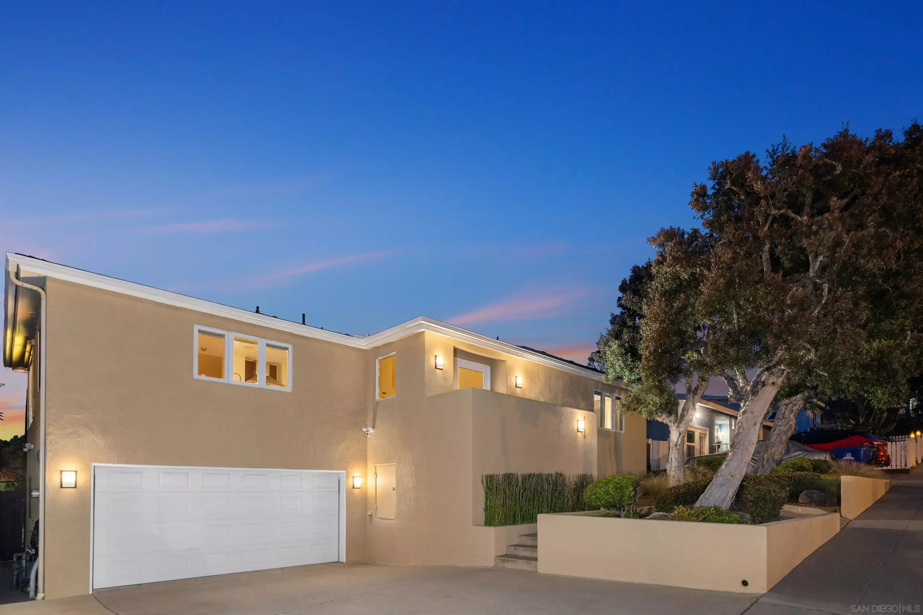 Property Photo: 4336 Hill St CA 92107