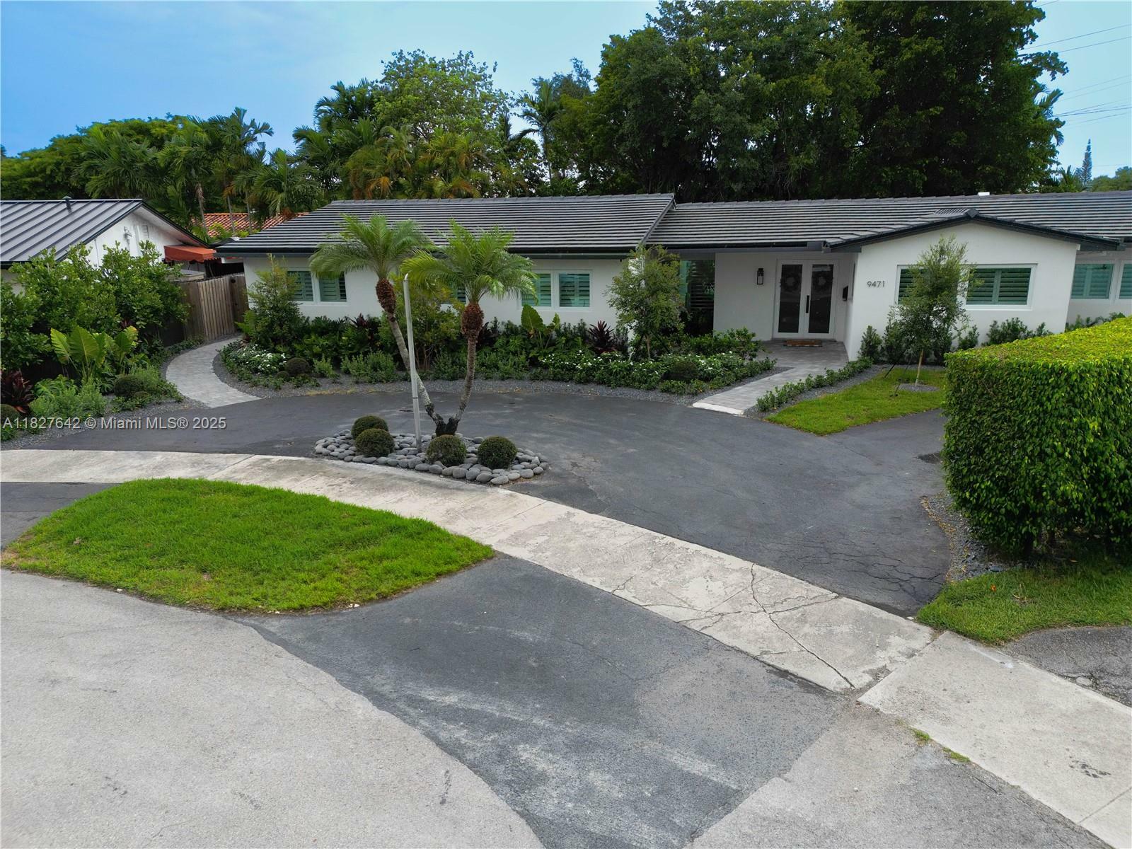 Property Photo: 9471 SW 10th St FL 33174