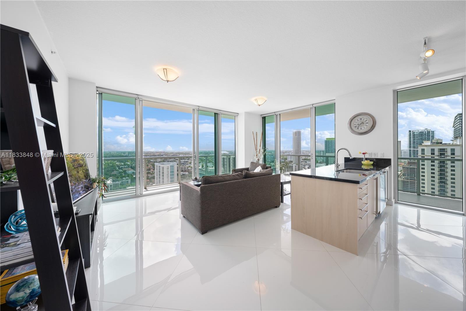 79 SW 12th St 3812S  Miami FL 33130 photo
