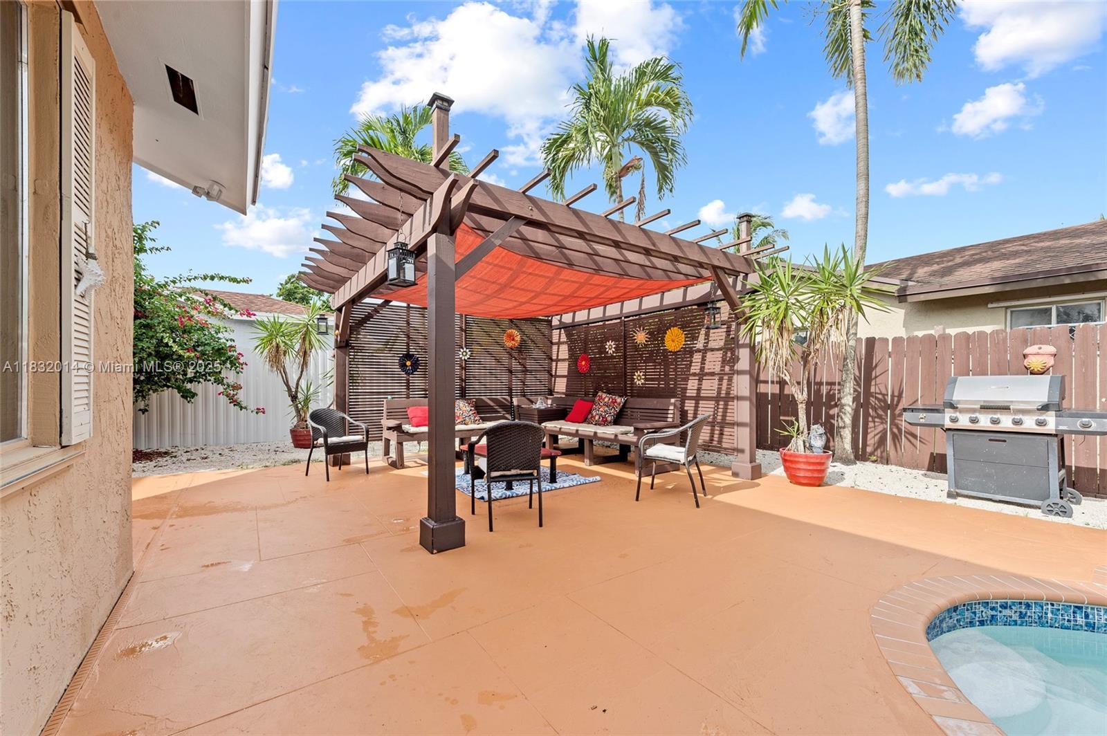 Property Photo: 17130 SW 93rd Ave FL 33157