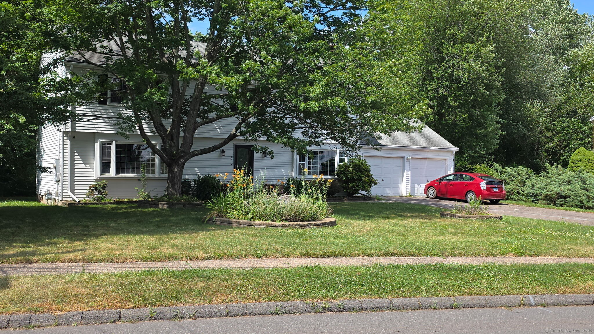 Property Photo: 31 Glenwood Road CT 06109