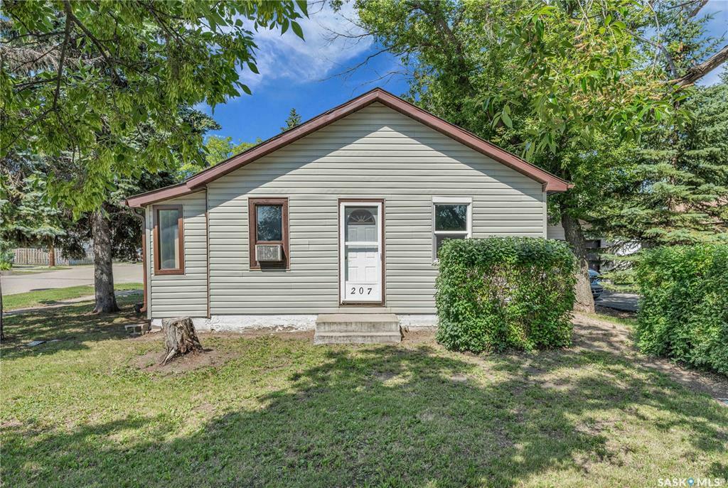 Property Photo: 207 3rd Street SK S0K 1E0