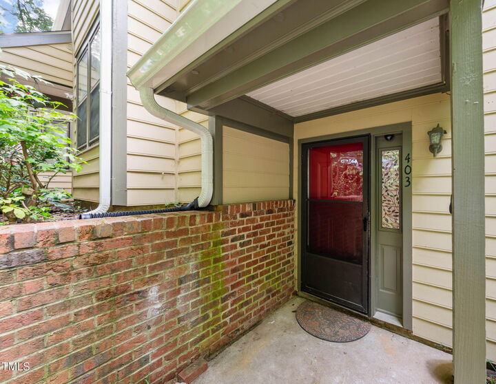 Property Photo:  403 Broad Leaf Circle  NC 27613 