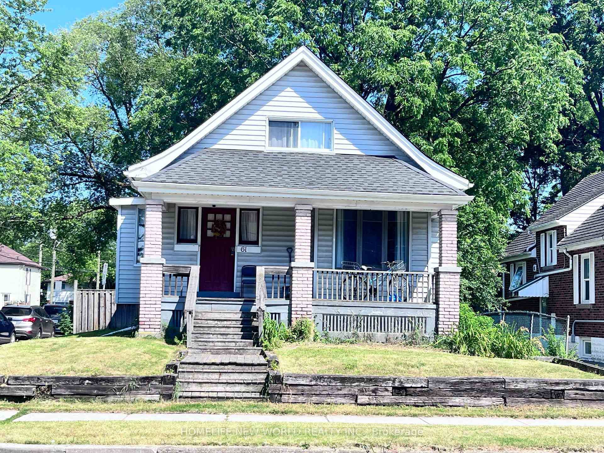 Property Photo:  61 Broadway Avenue  ON L8S 2V9 