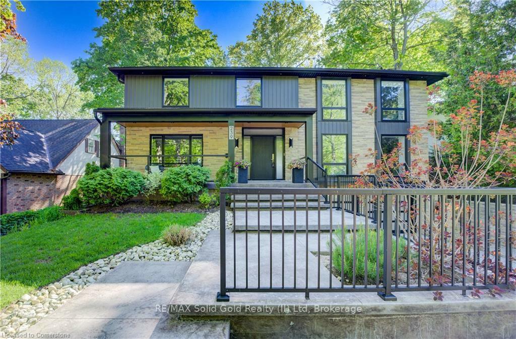 239 Corrie Crescent  Waterloo ON N2L 5W3 photo