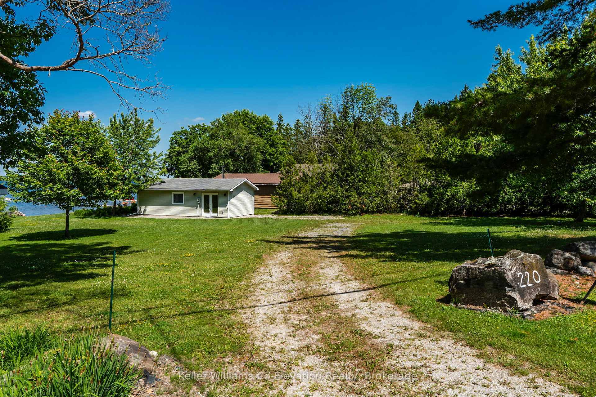 Property Photo: 220 Robin'S Point Road ON L0K 2A0
