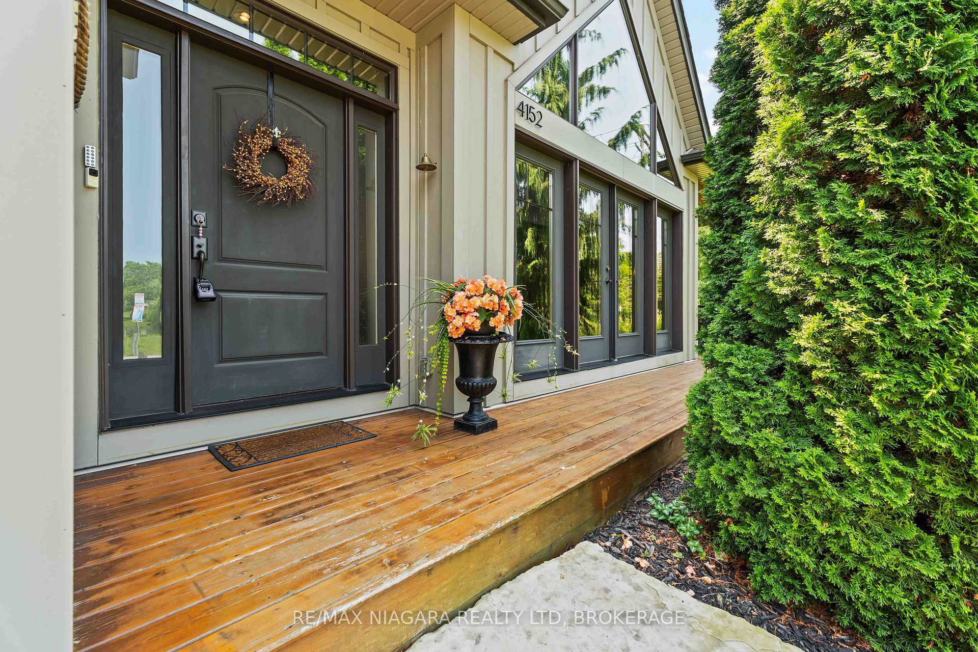Property Photo: 4152 Bridgewater Street ON L2G 6H7