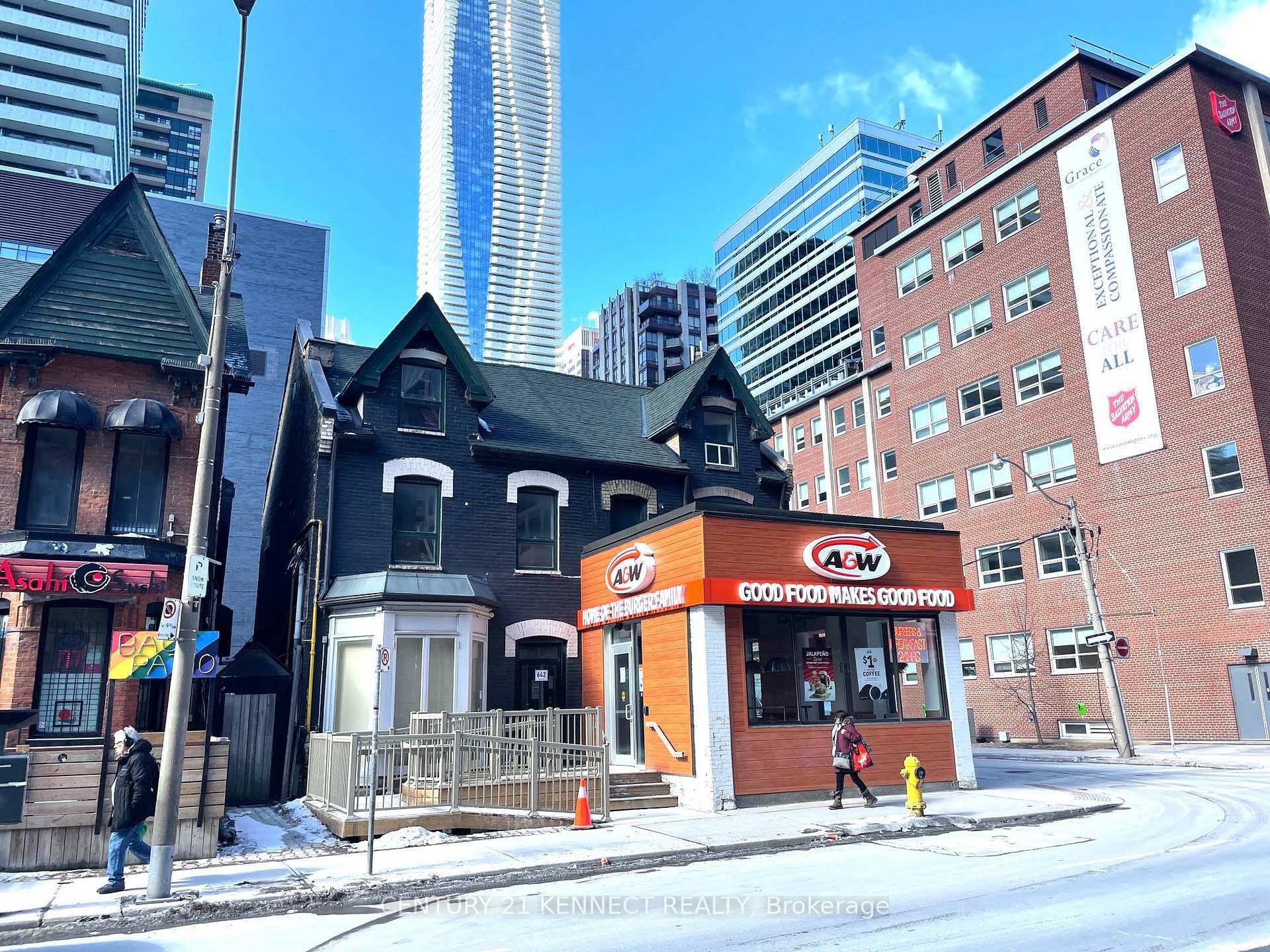 Property Photo: 642 Church Street 1 ON M4Y 2G3
