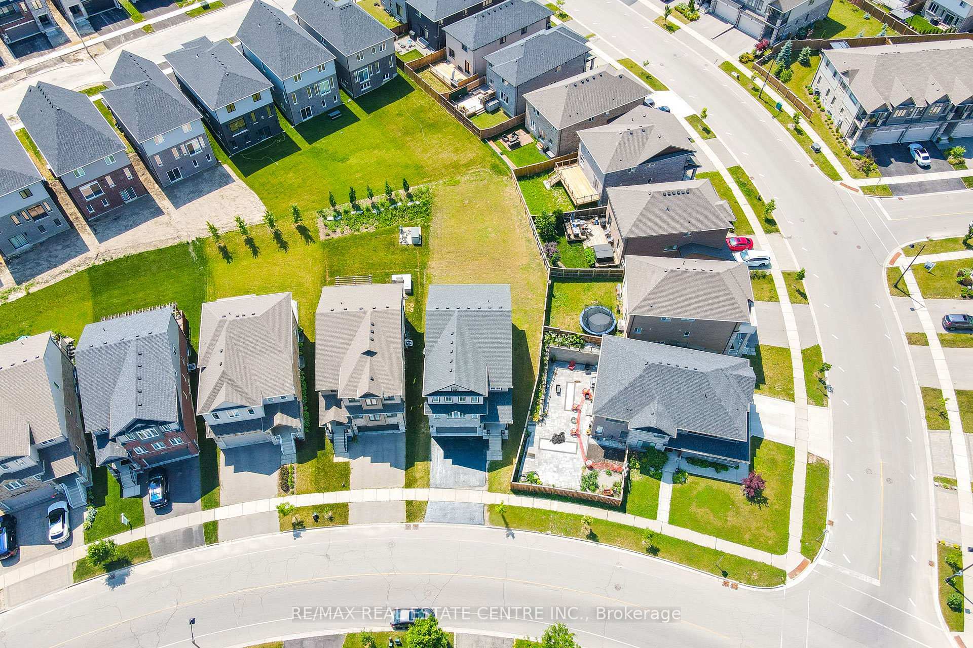 Property Photo: 579 Sundew Drive ON N2V 0B9