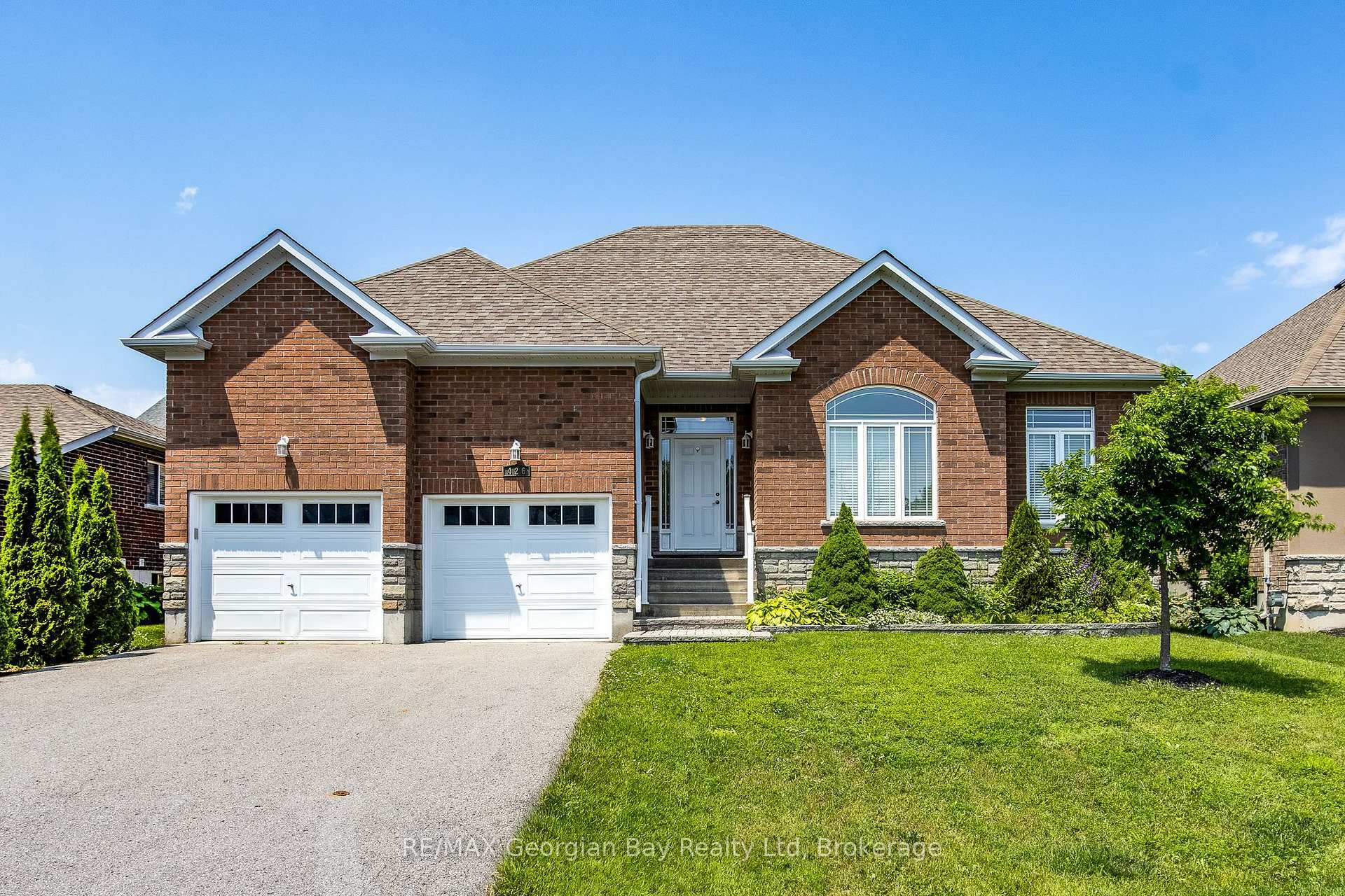 Property Photo: 426 Russ Howard Drive ON L4R 0A6