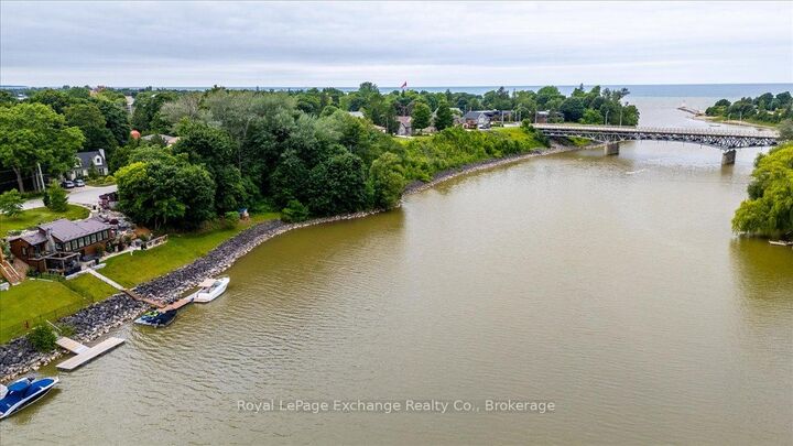 Property Photo:  268 Saugeen Street  ON N0H 2L0 
