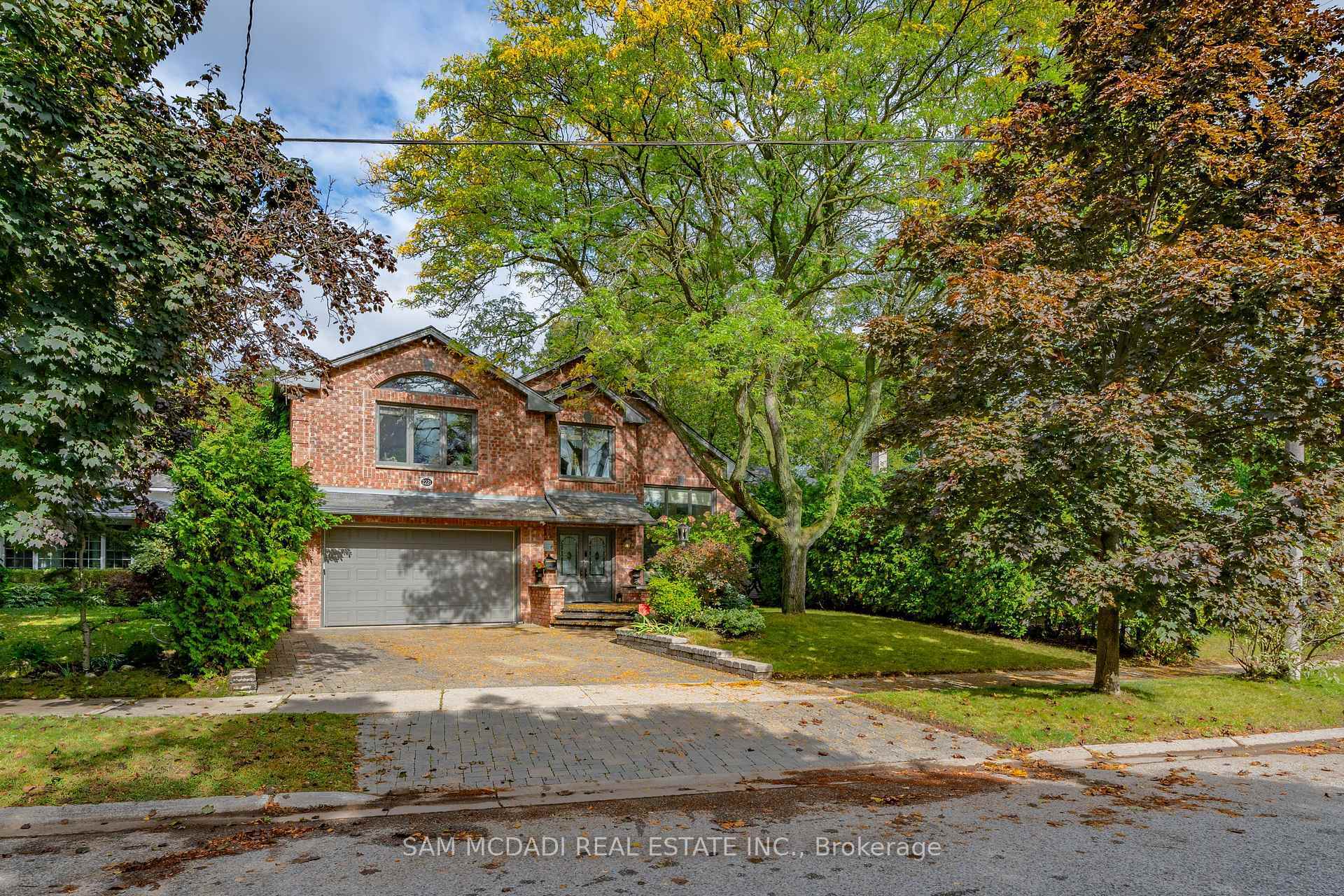 Property Photo: 2221 Greenhurst Avenue ON L4X 1J5