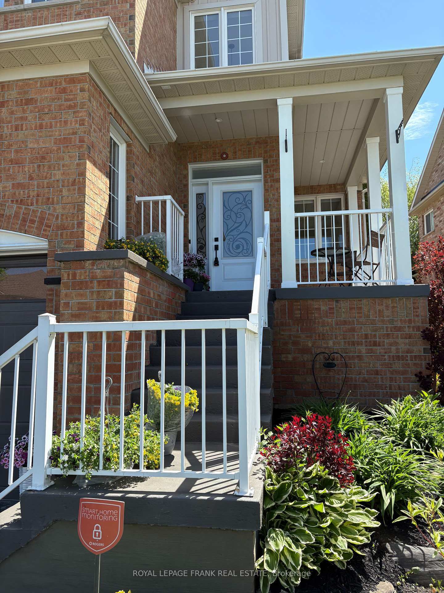 Property Photo: 1533 Clearbrook Drive ON L1K 2P6