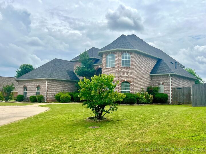 Property Photo: 3700 Shefield Avenue OK 74403