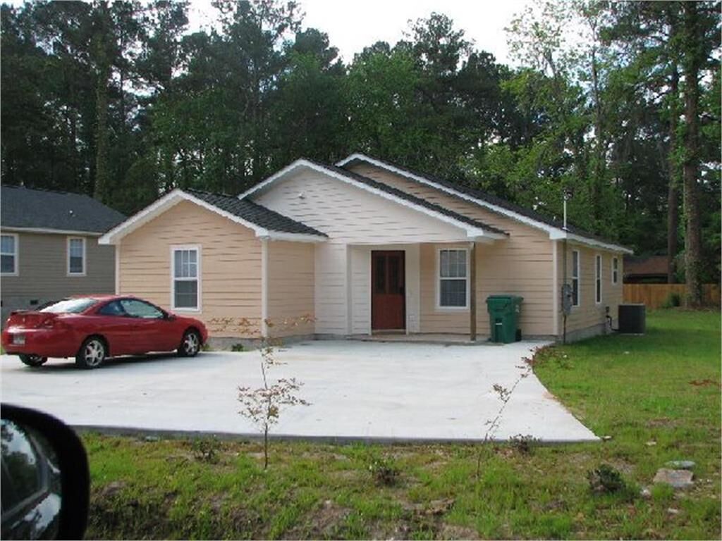 Property Photo:  907 Moore  GA 31601 