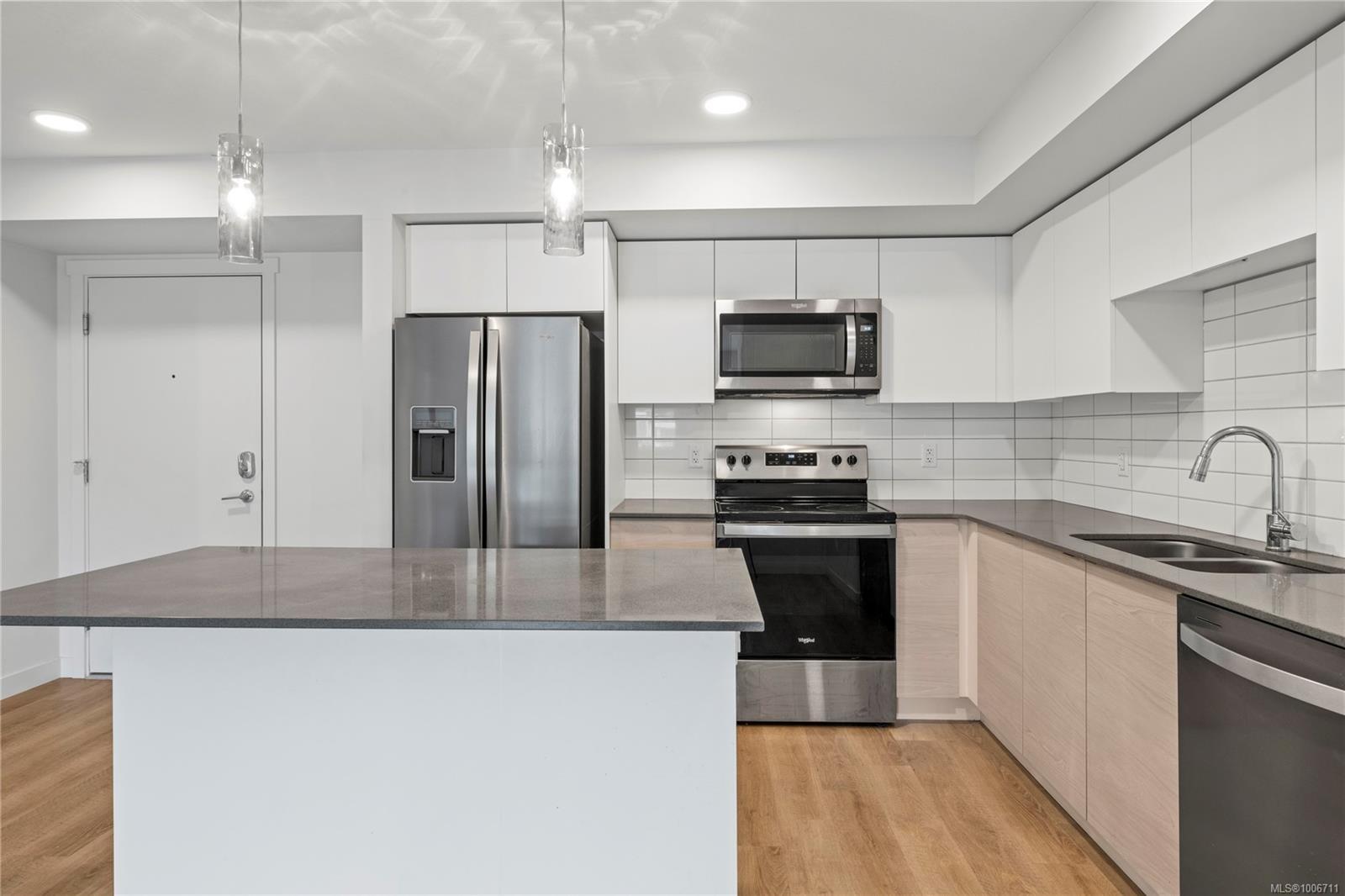 Property Photo: 4810 Cedar Ridge Pl 312 BC V9T 0M7