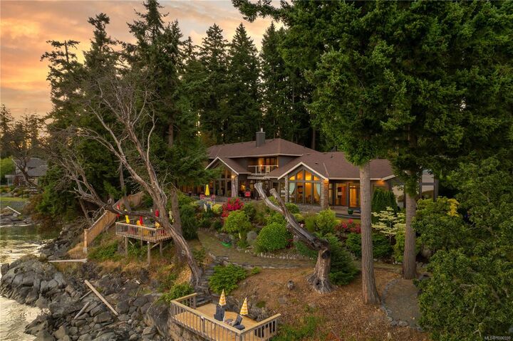 Property Photo: 3842 Fearn Way BC V9G 1K7