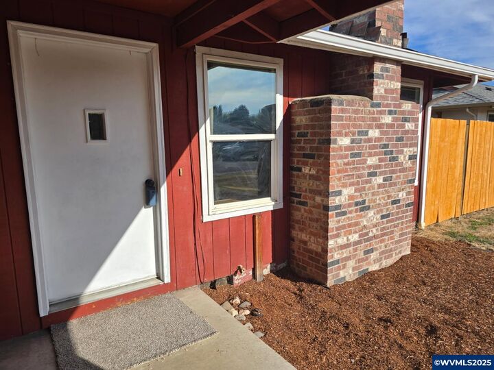 Property Photo:  4253 Ramona Wy SE  OR 97322 