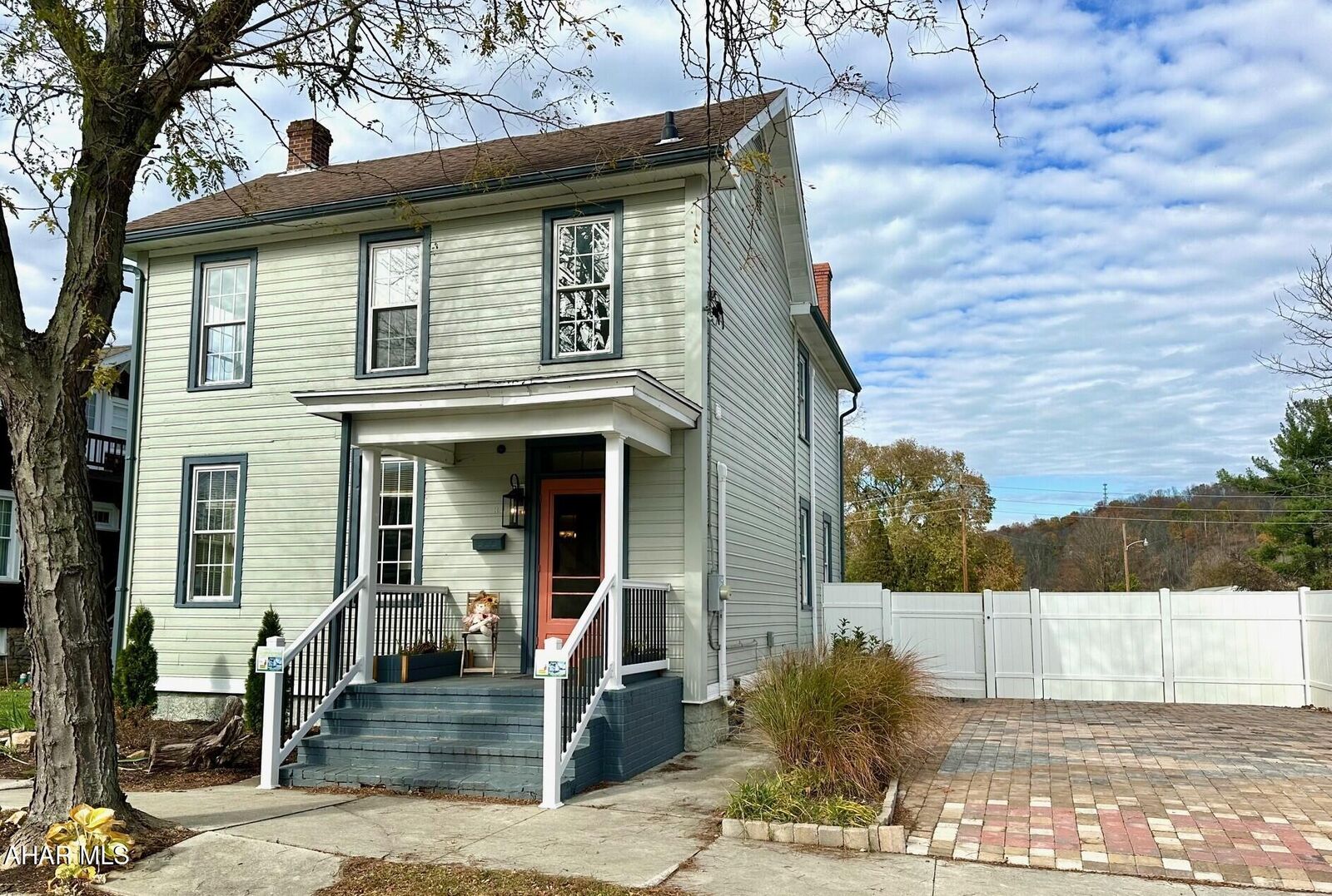 Property Photo:  313 E John Street  PA 15522 