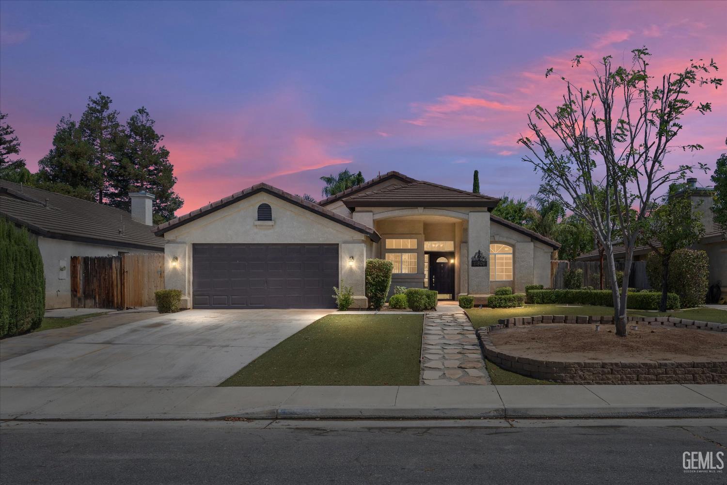 11808 Wethersfield St  Bakersfield CA 93312 photo