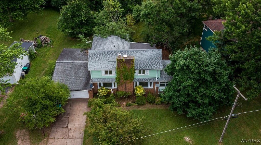 Property Photo: 1065 West River Road NY 14072