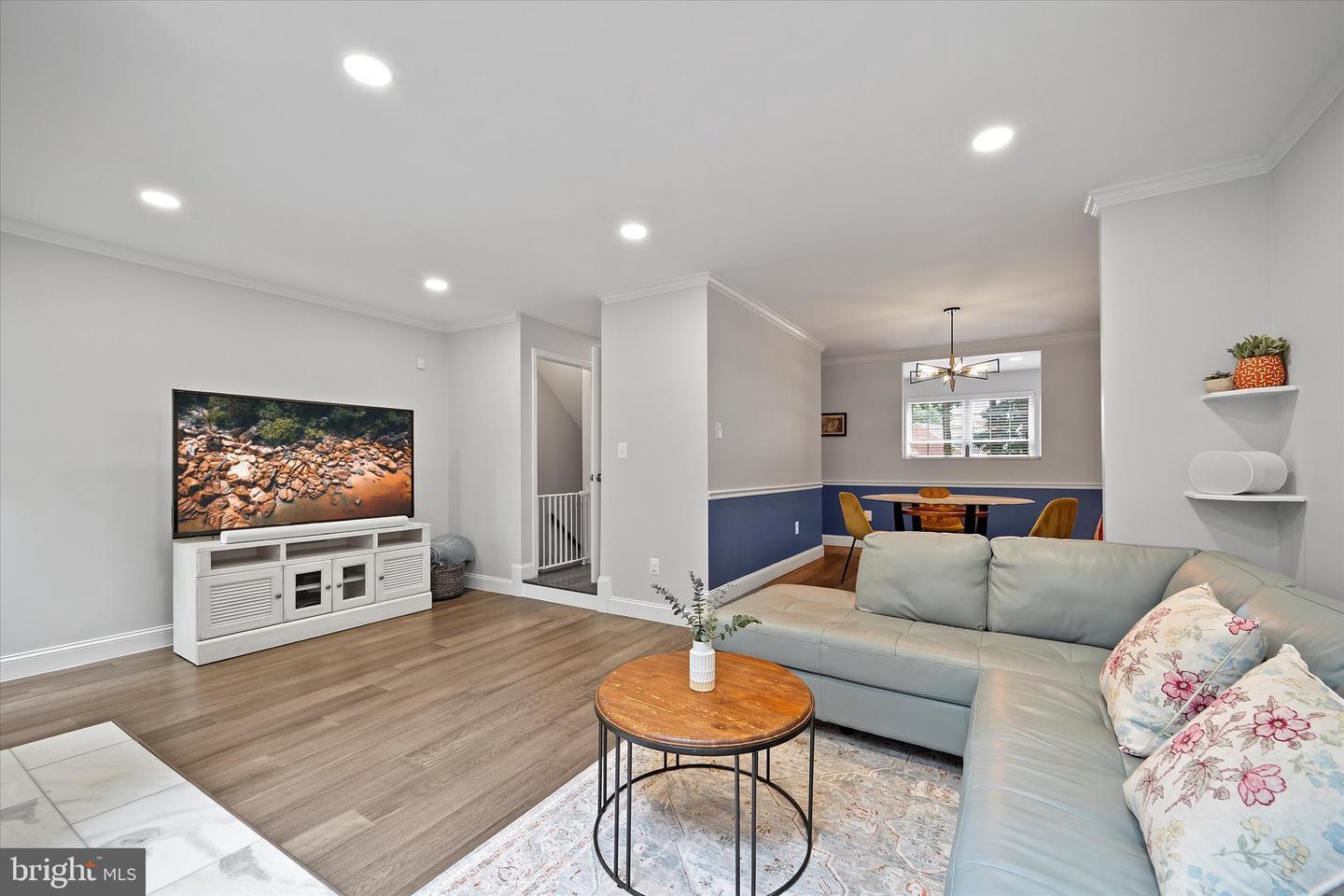 Property Photo: 2155 Dominion Way VA 22043