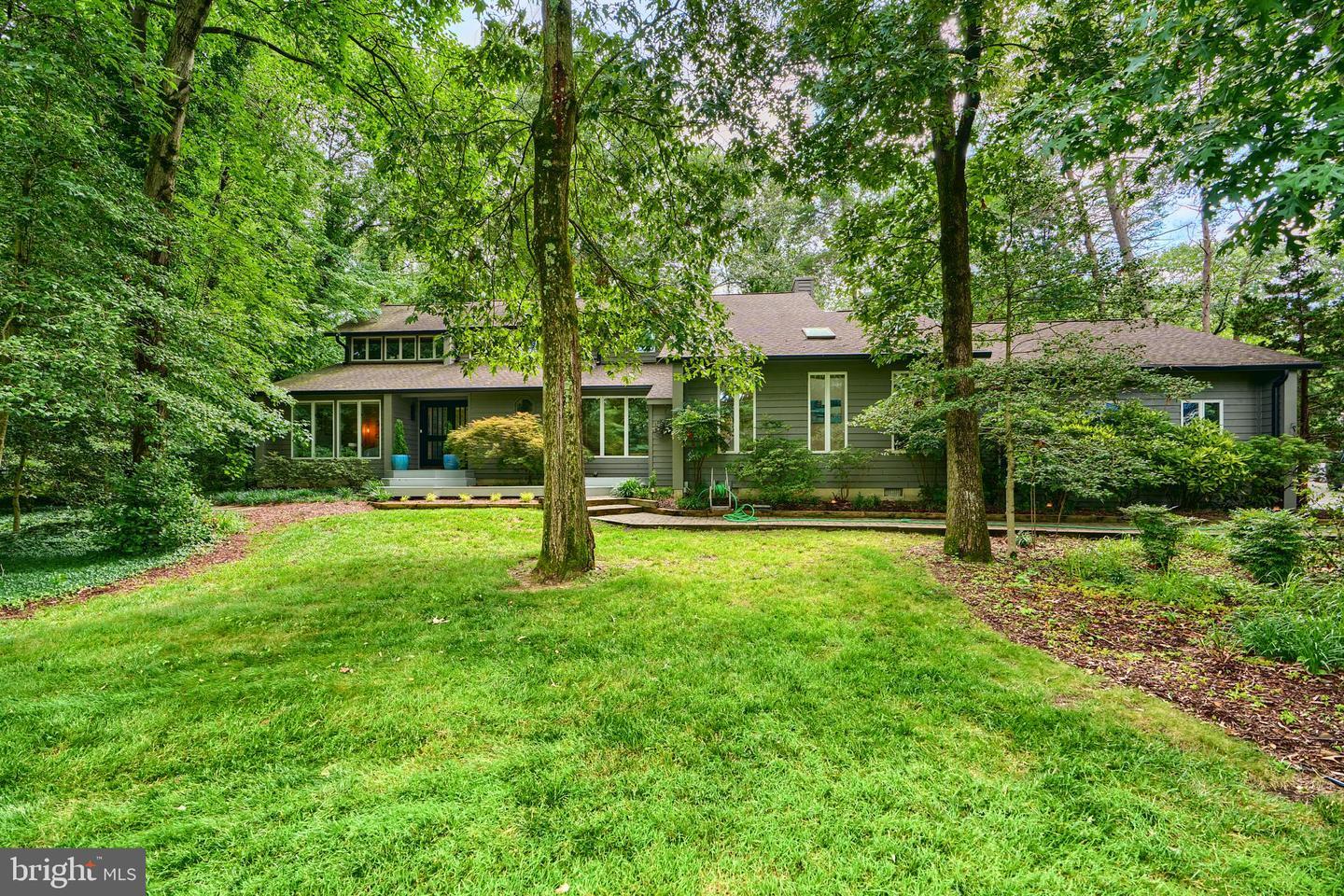 Property Photo: 449 Braewood Way MD 21146