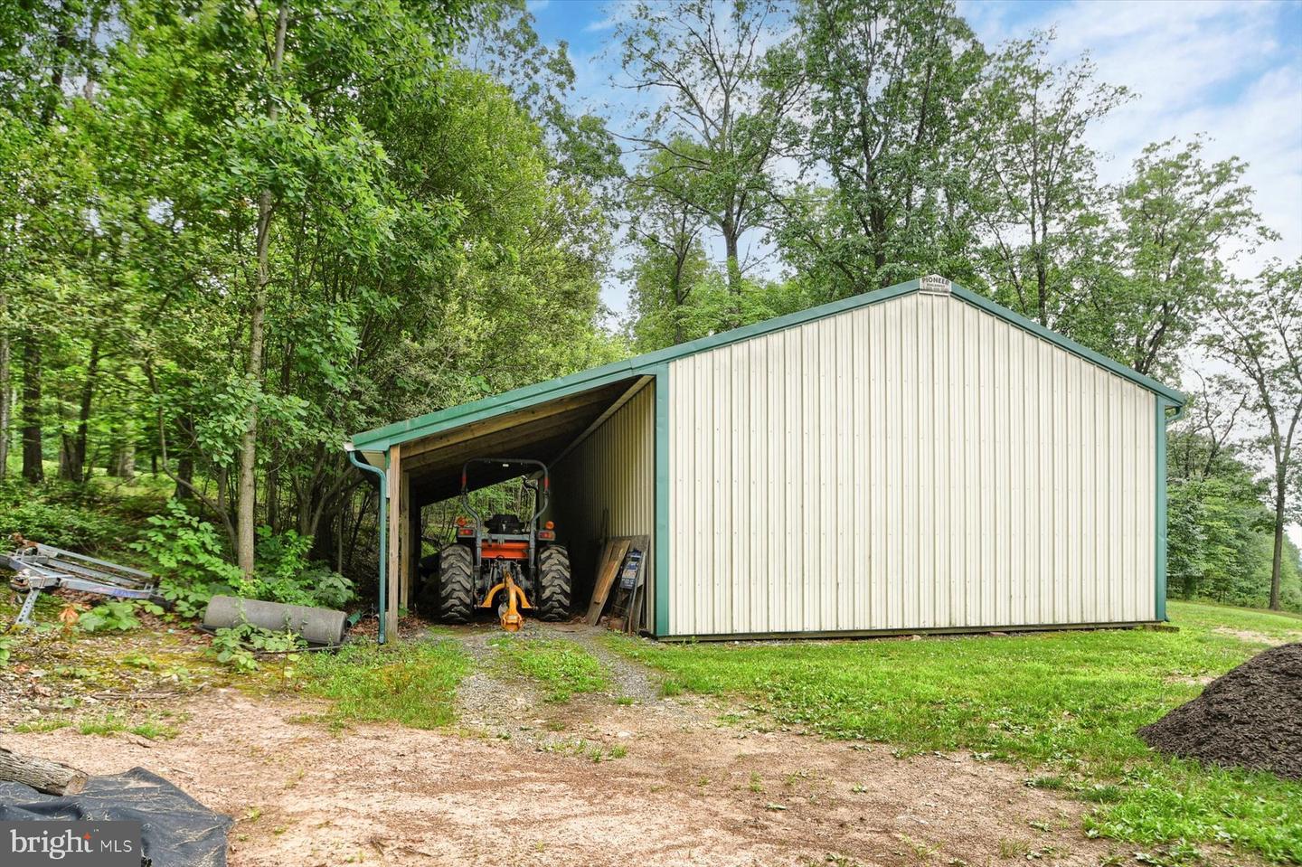 Property Photo: 3700 Lehnenberg Road PA 18077