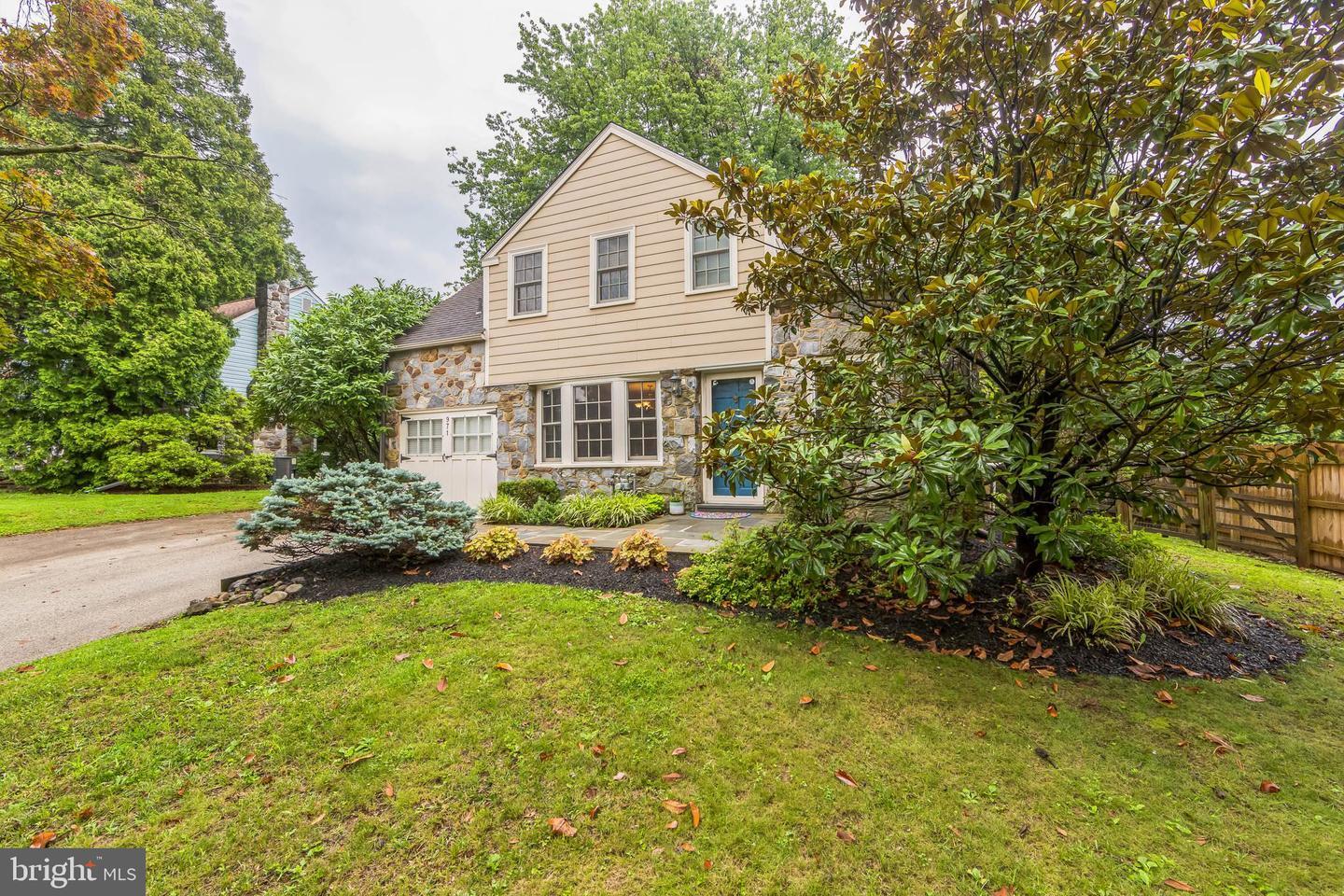 Property Photo: 971 W Conestoga Road PA 19312