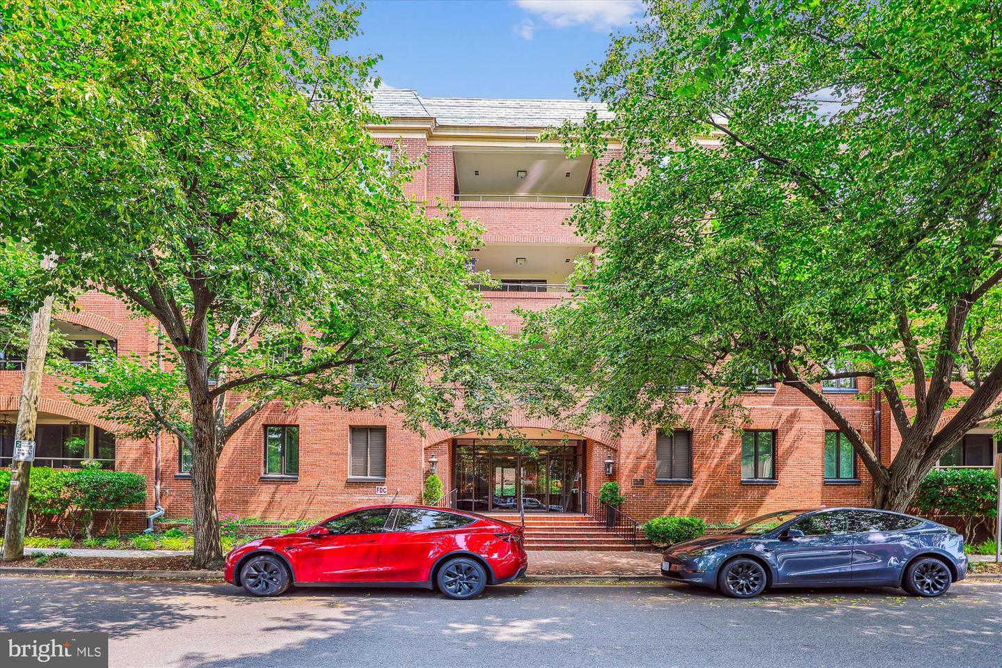 Property Photo:  601 Wilkes Street 401  VA 22314 