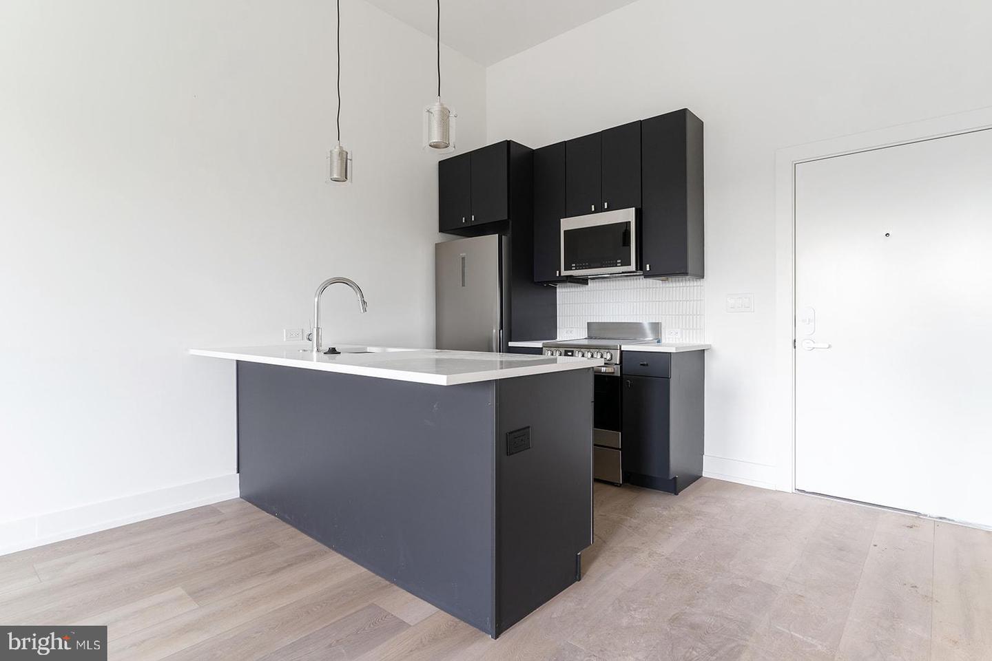 Property Photo: 5013 Springfield Avenue 312 PA 19143