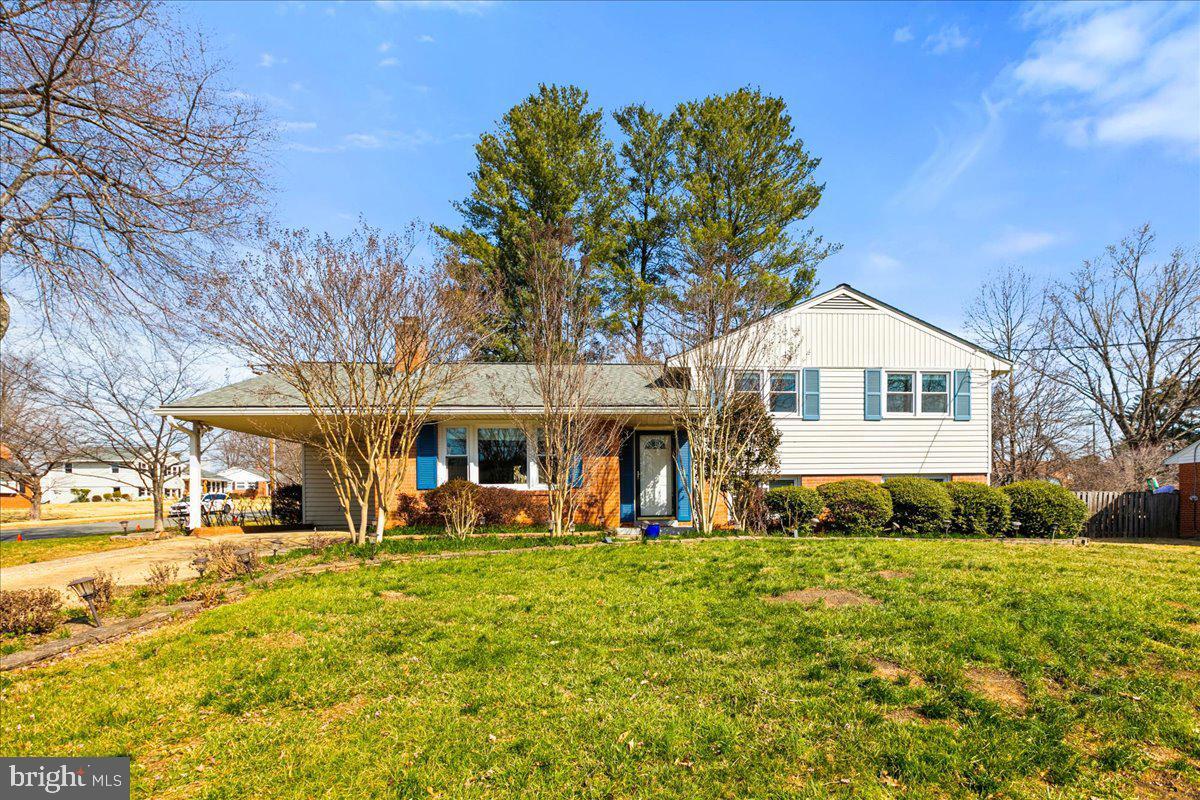 Property Photo: 8016 Gosport Lane VA 22151