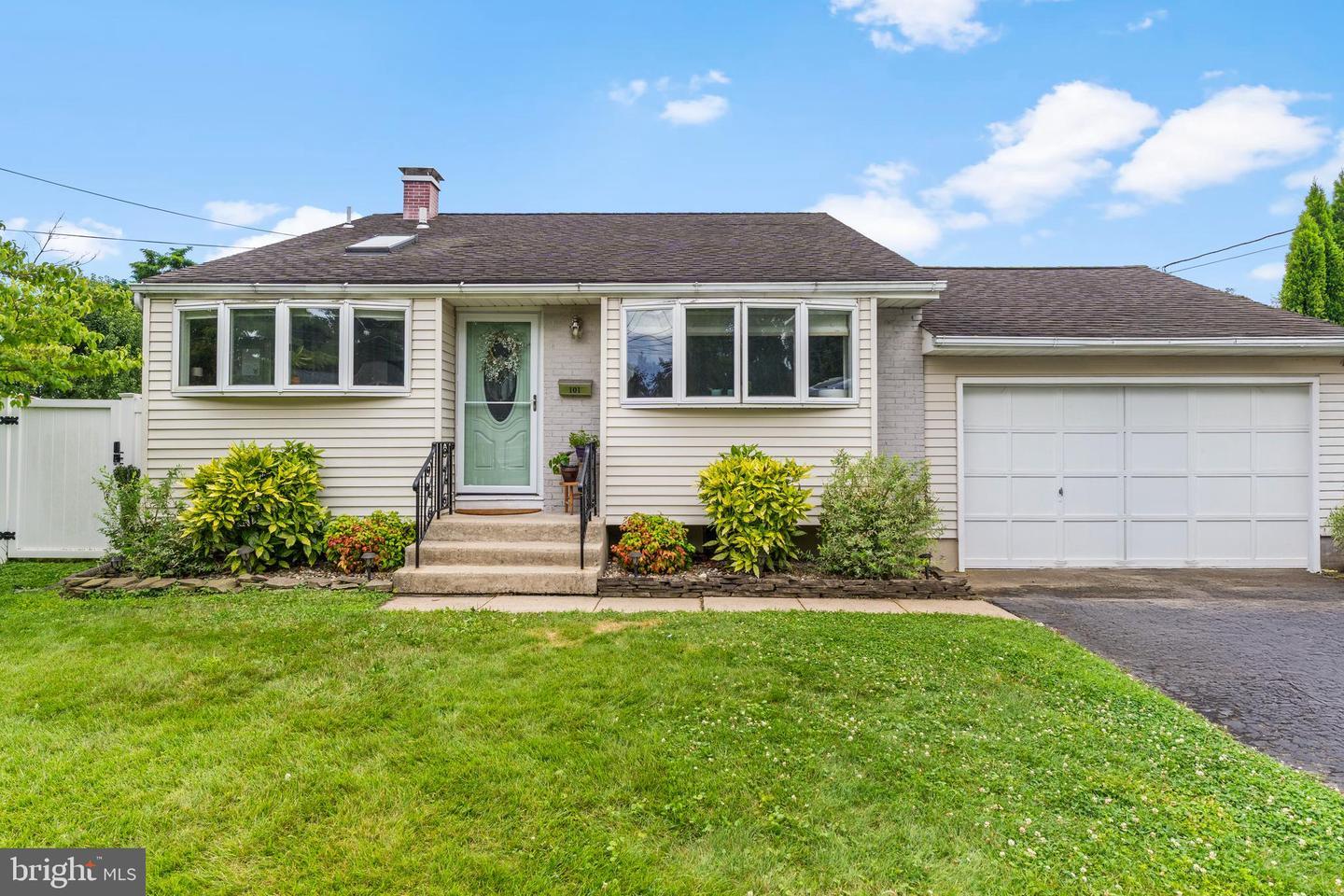 101 Elton Avenue  Hamilton NJ 08620 photo