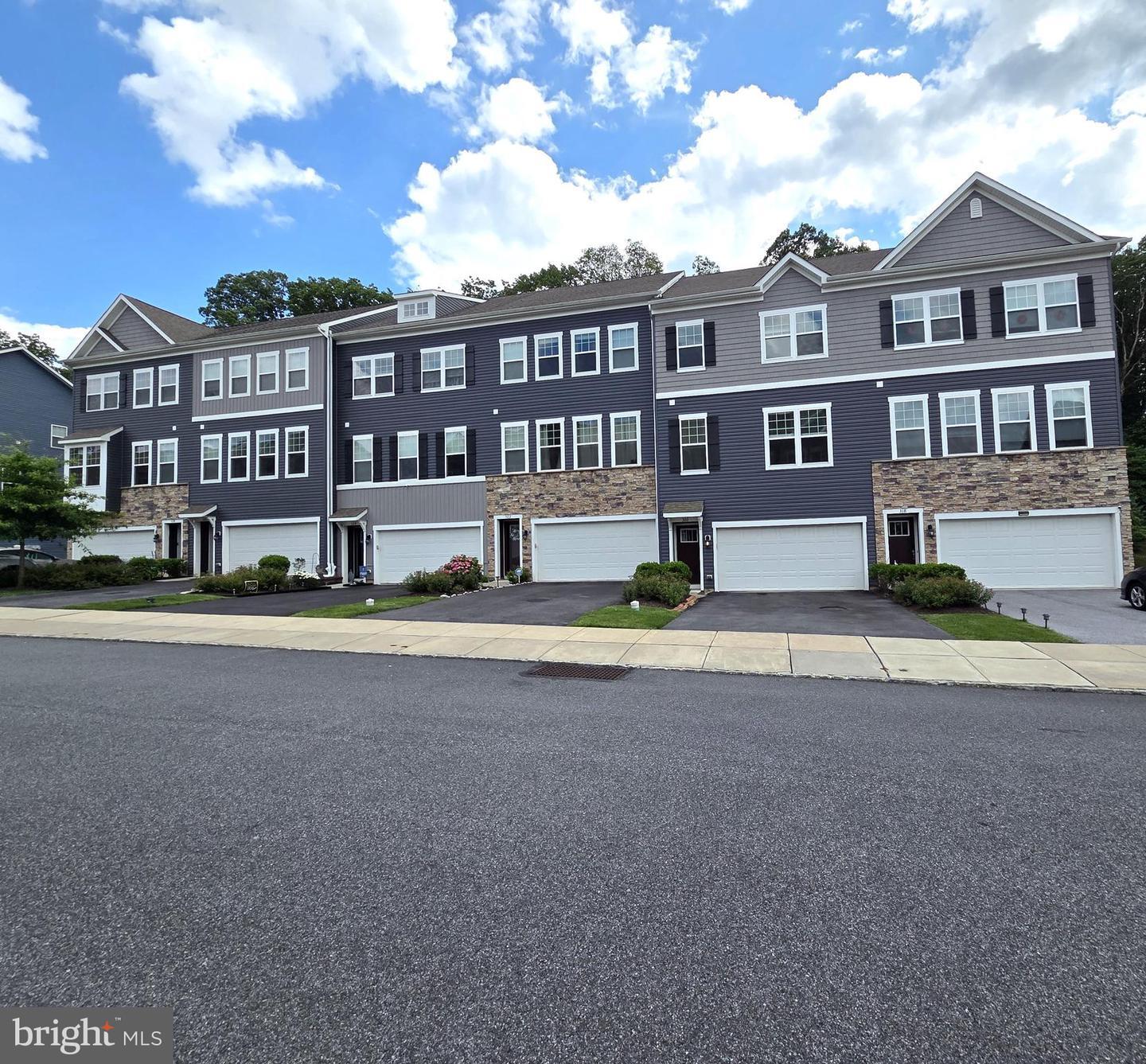 320 Dawson Place  Downingtown PA 19335 photo