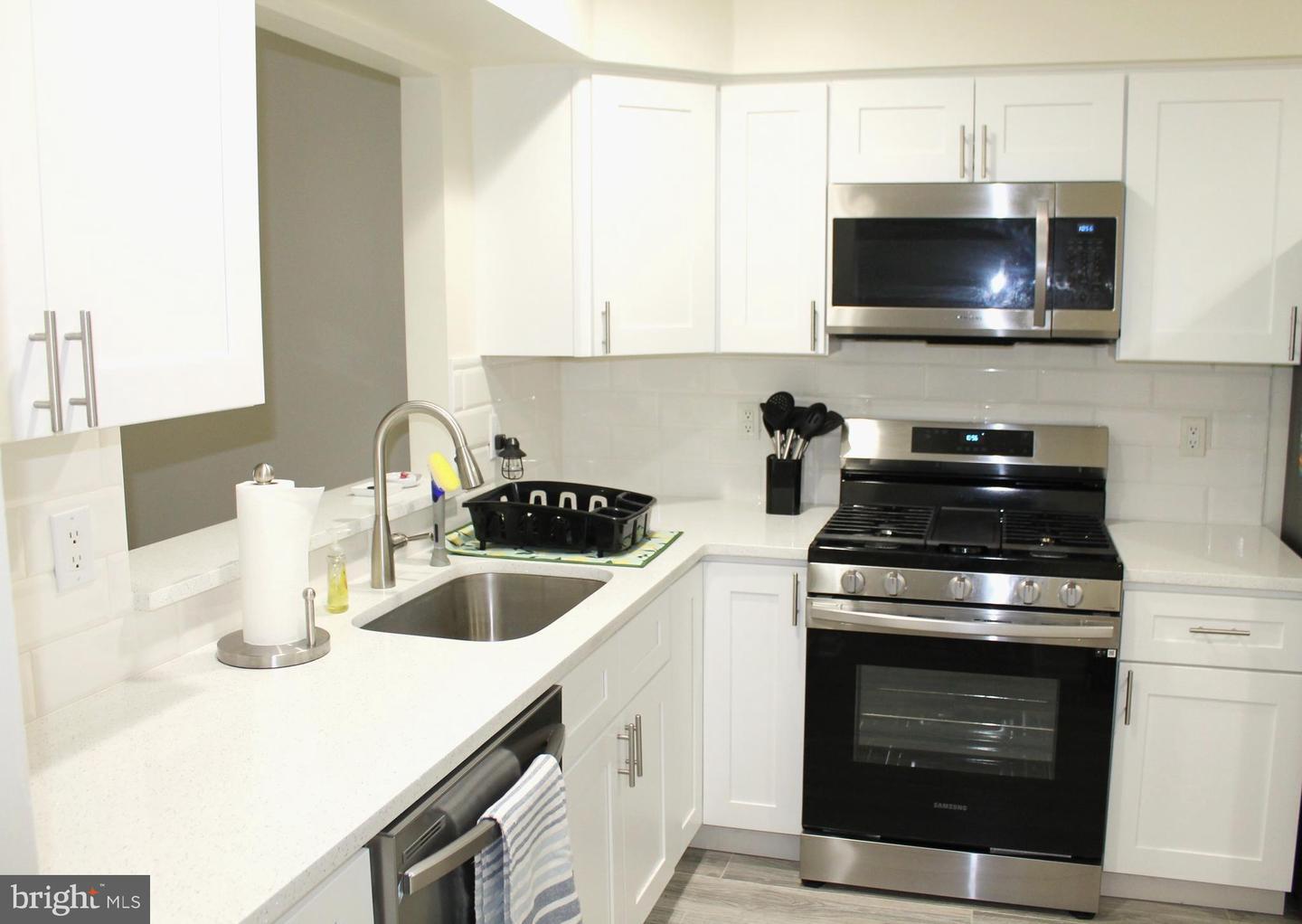 Property Photo: 2303 Gramercy Way NJ 08054