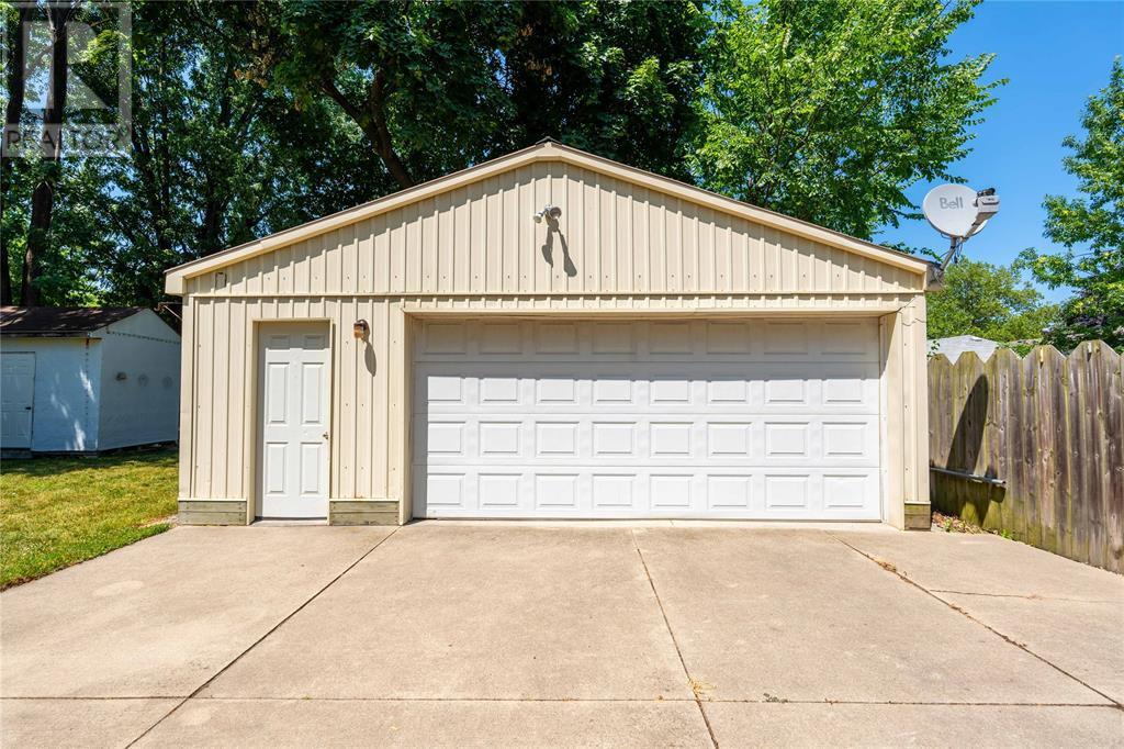 Property Photo: 808 Sycamore Drive ON N7T 4L2
