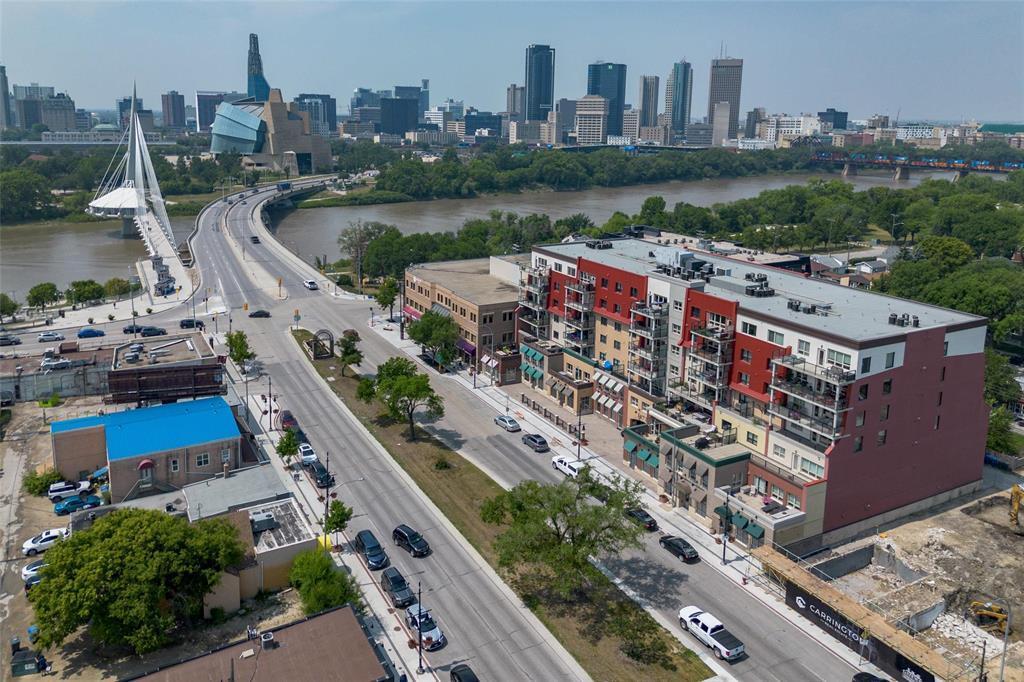 Property Photo: 147 Provencher Boulevard MB R2H 0C9