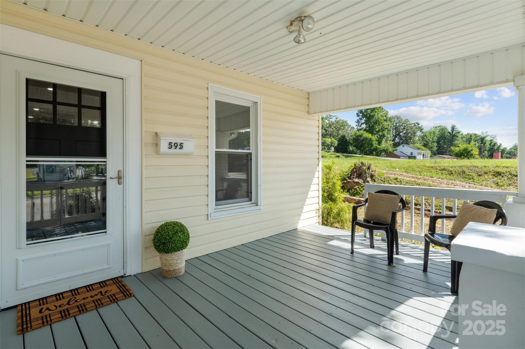 Property Photo: 595 E Court Street NC 28752