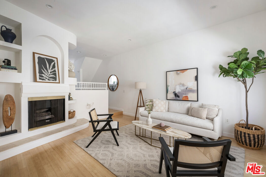 Property Photo:  11536 Burbank Blvd  CA 91601 
