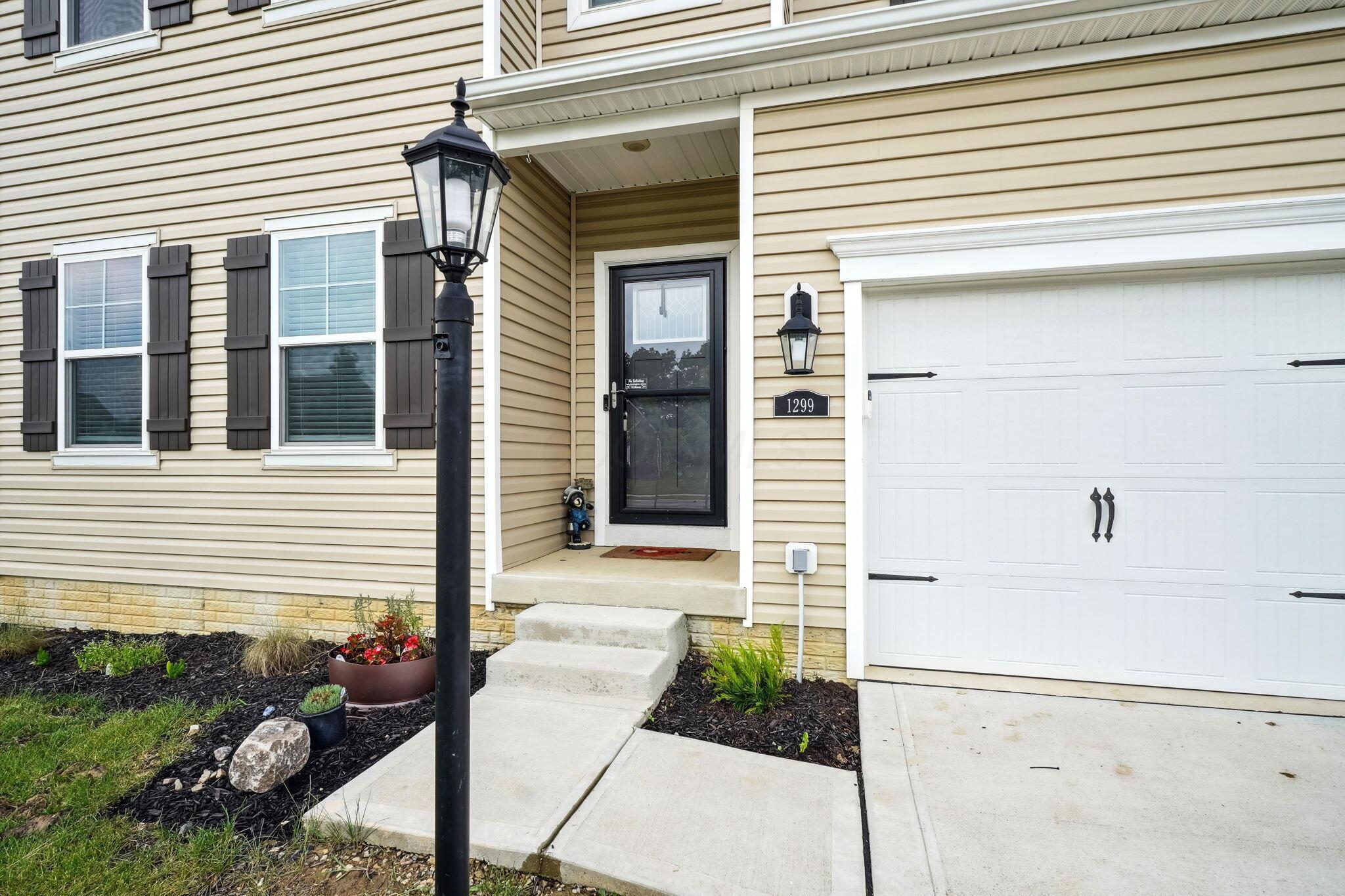 Property Photo: 1299 Forest Edge Drive OH 43040