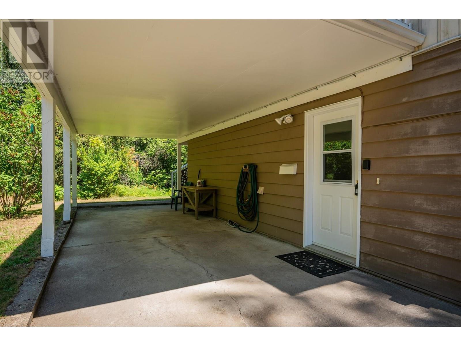 Property Photo: 1669 Ridgewood Drive BC V1N 2L5