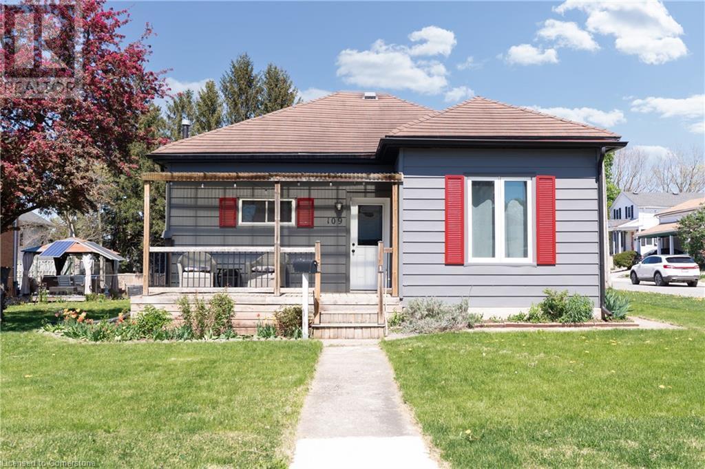 Property Photo: 109 Carroll Street ON N5C 1W1