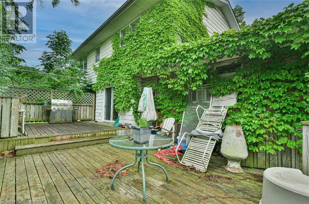 Property Photo: 46 Birchcliff Avenue ON N2M 4V6