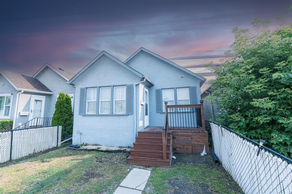 Property Photo: 2185 Gallagher Avenue MB R3E 1T5