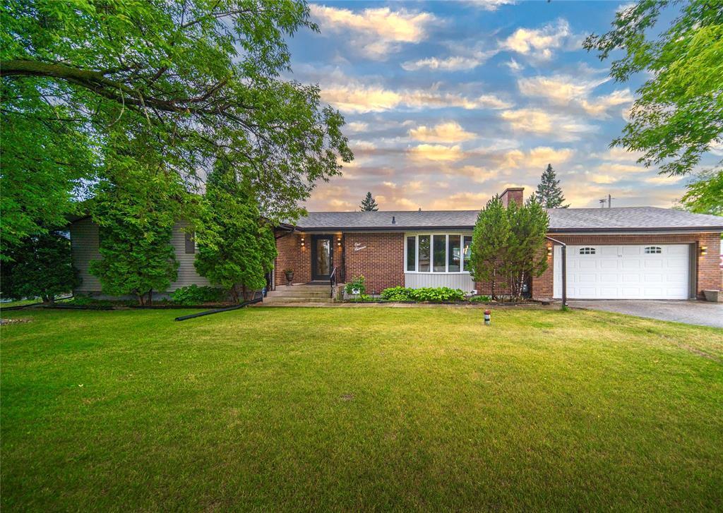 111 Hillview Avenue  Birds Hill MB R2E 0J7 photo