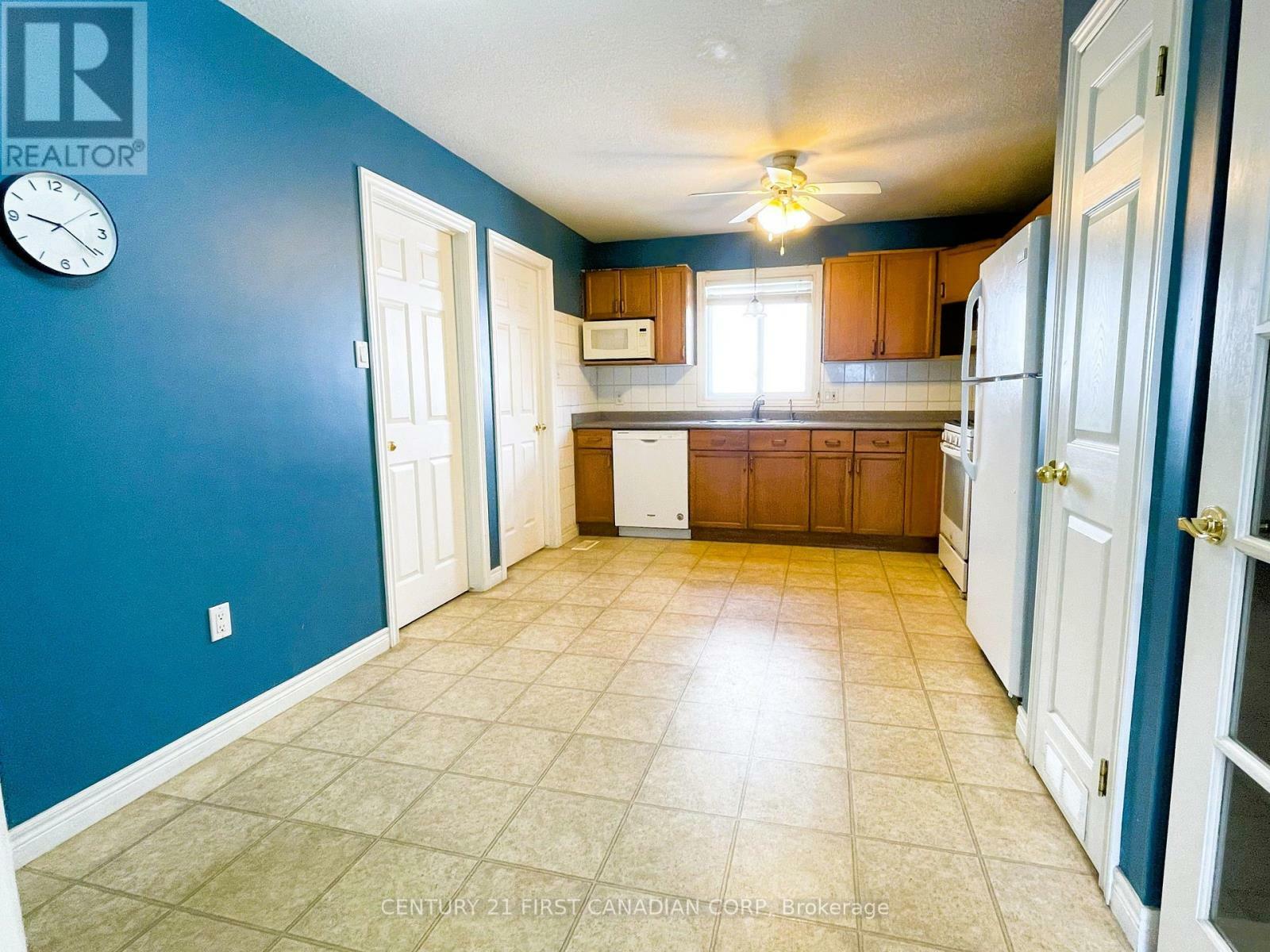 Property Photo: 567 Sprucewood Drive ON N5X 4J5