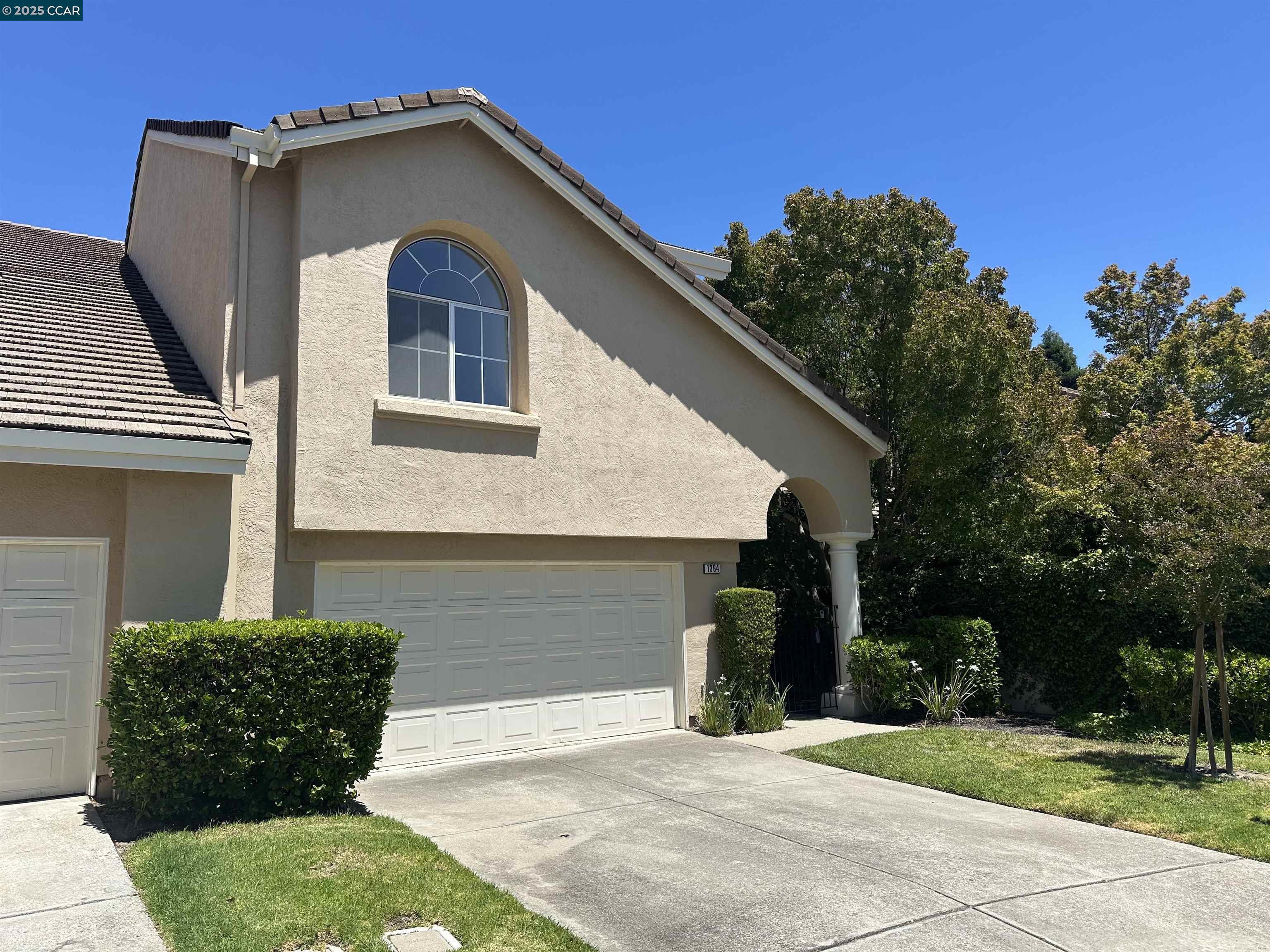 Property Photo: 1364 Canyon Side Ave CA 94582