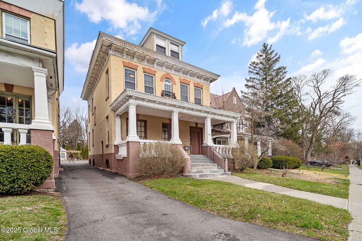 Property Photo:  575 Western Avenue  NY 12203 