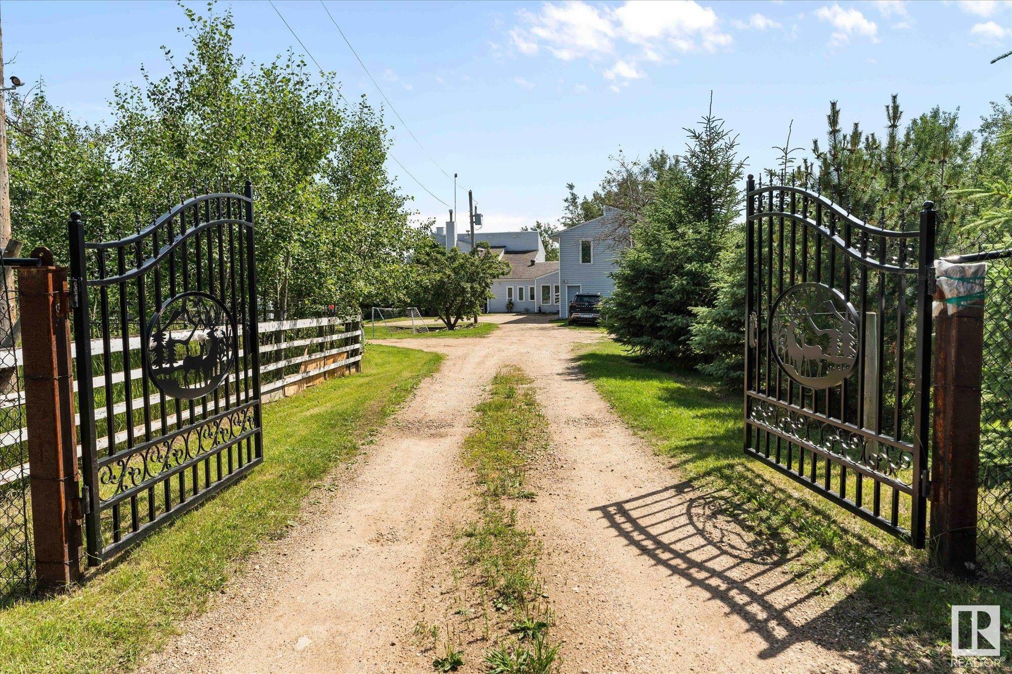 Property Photo: 20339 Twp Road 550 AB T8L 4B6